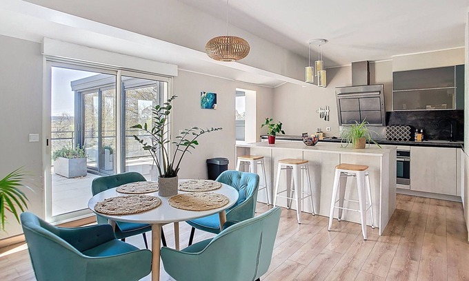 La Redorte Apartment | La Terrasse du Canal - Apartment overlooking the Canal du Midi for 5 people