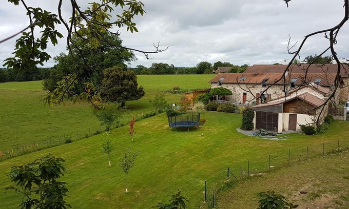 Chalus Bed & Breakfast | La THIBAUDIERE Tilleul