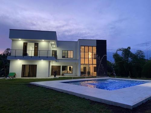 Alcala Ski Chalet | La Toacana, Casa de Verano, Moderna y Espaciosa