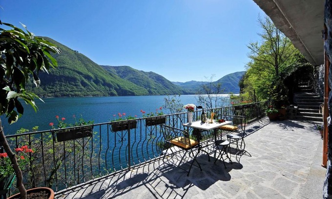 Cima Villa | La Torre Di Porlezza