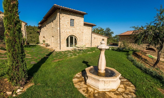 Castellina in Chianti House | La Torre Beautiful 1BR Love Nest In a Restored Farm. Pool, spa private terrace