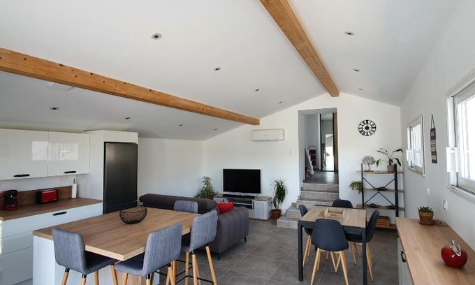 Lussas House | La Tour de l'Hirondelle