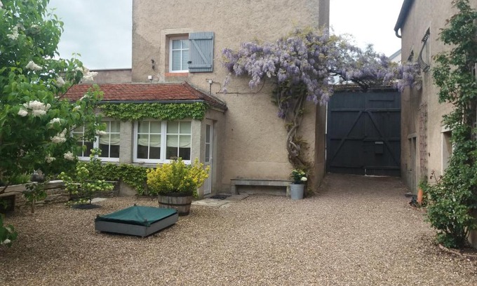 Chambuf House | La Tour du 12