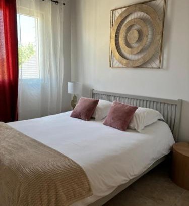 Saint-Genix-sur-Guiers Hotel | La tour du château