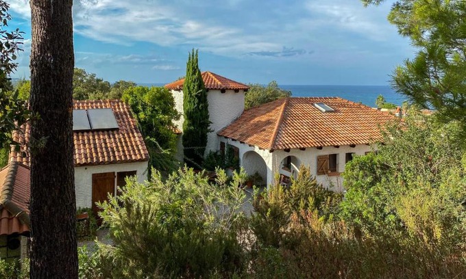 Bravone Bed & Breakfast | La Tour