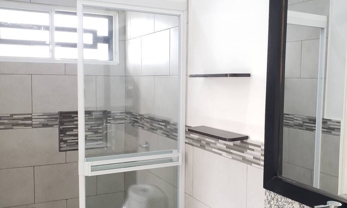Lago de Apoyo House | La tranquilidad te espera · Casa Violeta con piscina privada