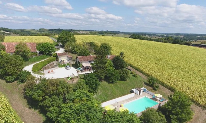 Nanteuil-de-Bourzac House | La Tranquillité, Le Repos