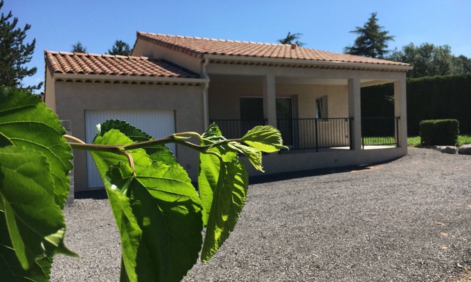 Sampzon Villa | La Treille Ardèche Samzpon private pool air conditioning quiet space countryside