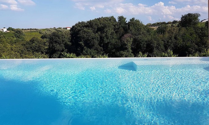 Crecchio Bed & Breakfast | La Vecchia Cantina - Borgo Baccile by Vini Fantini