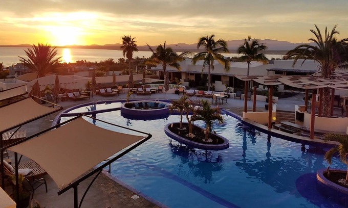 La Ventana Condo | La Ventana Penthouse 2 BR 2.5 BA Big Panoramic Living Room at Club Cerralvo