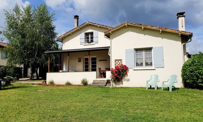 Yviers House | La Veranda - A lovely 2 bedroom property with private garden.