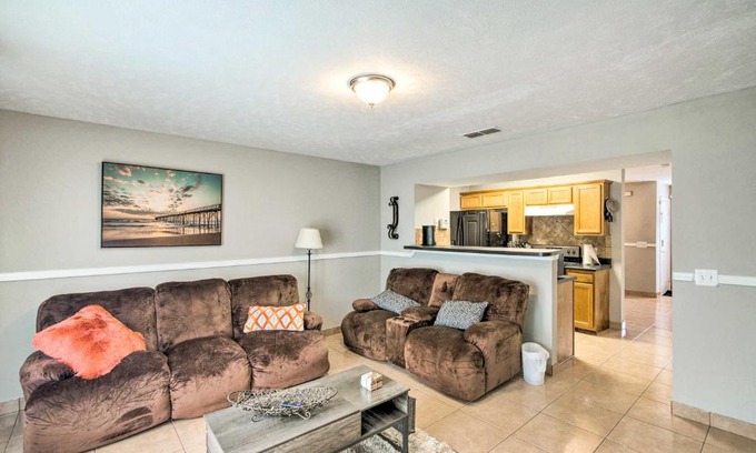 La Vergne House | La Vergne Townhome 22 Mi to Dtwn Nashville!