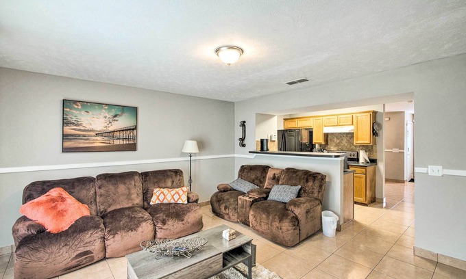 La Vergne House | La Vergne Townhome: 22 Mi to Dtwn Nashville!