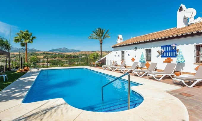Pizarra Villa | La Viña del Arenal Pizarra by Ruralidays