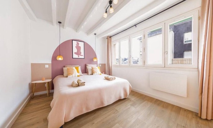 Barentin Apartment | La Vie en Rose - FREE Household Cleaning - Netflix/Prime/Disney + included