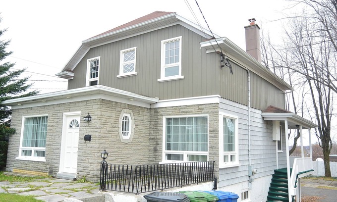 Quartier 5-4 House | La Vieille Maison