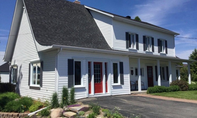 Alma House | La Vieille Maison de Xavier
