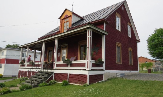 Mauricie House | la vieille Maison Rouge