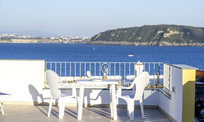 Ischia Porto Apartment | La Vigna Rooms