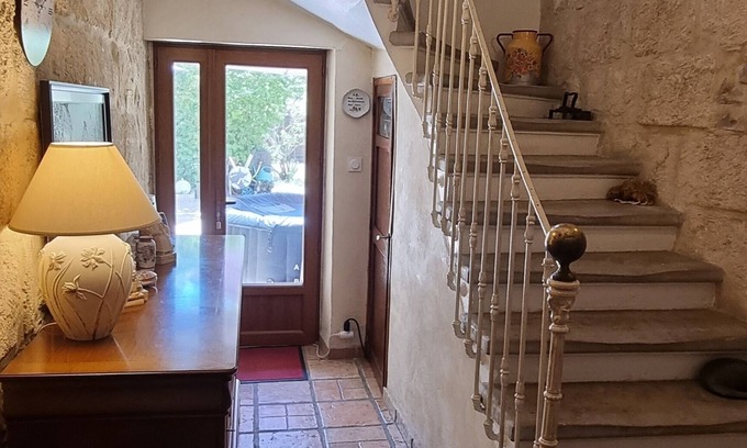Vergeze Apartment | La Vigneronne - Peaceful apartment in the heart of a 19th-century house