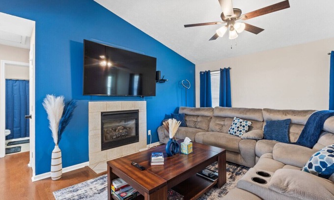 Springfield House | La Villa Azul - PCB Hot Tub Getaway