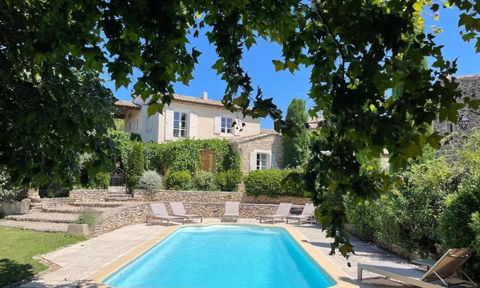 Cabrieres-d'Avignon Villa | La Villa Baronnette