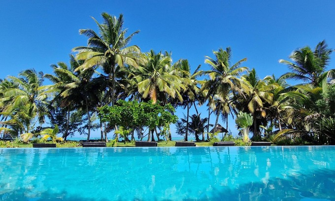 Nosy Boraha Villa | La villa Boraha Large luxury villa with swimming pool on the first line.