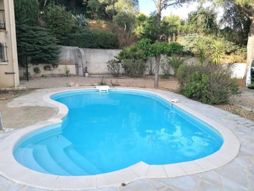 Montfrin Villa | La villa de charmassone