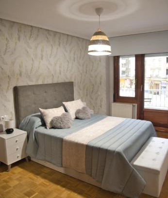Aviles Apartment | La Villa De Lore, Piso Completo Apto 6 Personas Con Garaje