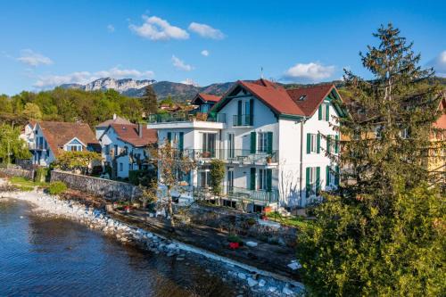 Maxilly-sur-Leman Apartment | La Villa du Lac - Appartements de vacances - Les pieds dans l'eau