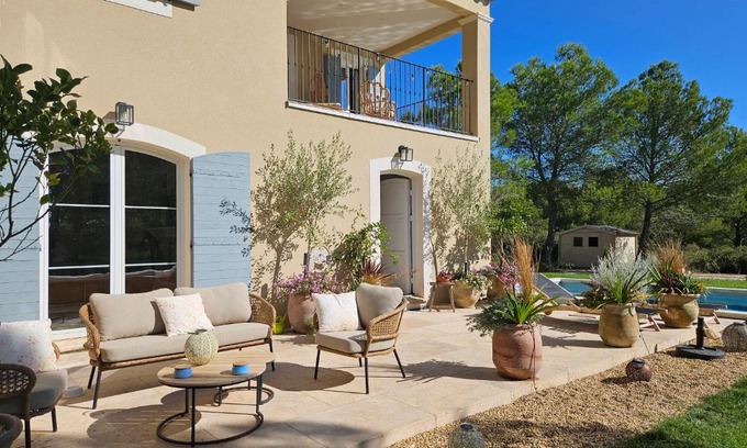 Lambesc Bed & Breakfast | La Villa KEF
