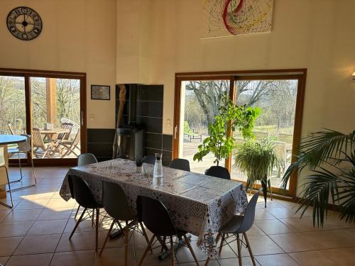 Minzier House | La Villa Lions I T5