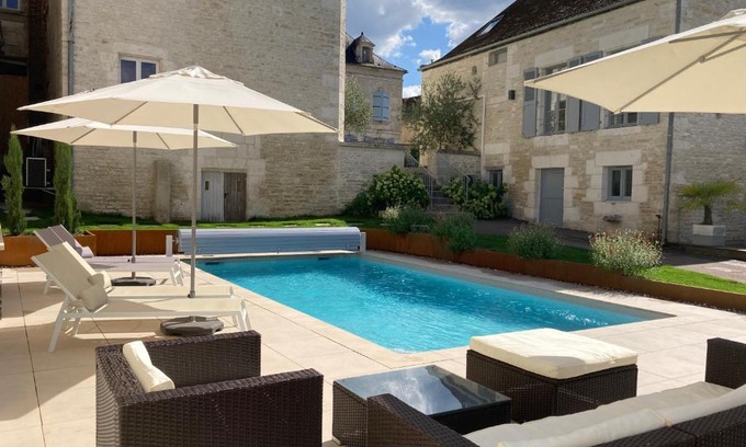 Les Riceys House | La Villa Lombardi en Champagne, avec piscine privée et jacuzzi