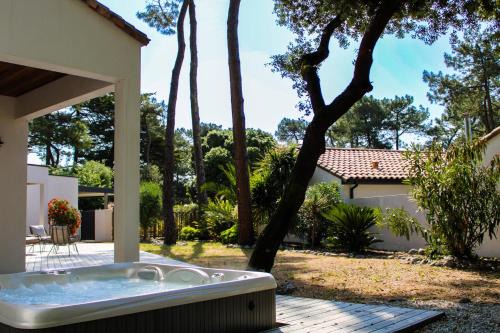 Bretignolles-sur-Mer Villa | La Villa Pinède avec SPA à 5 minutes de la mer