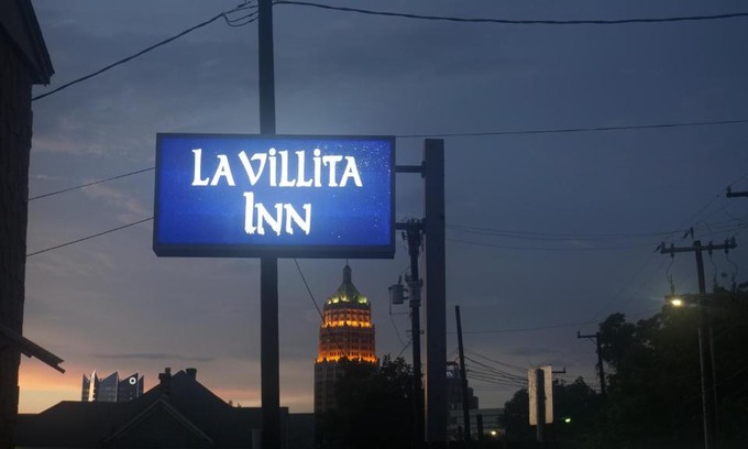 Arsenal Hotel | La Villita Inn