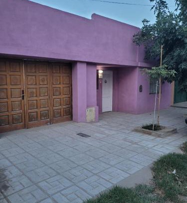San Pedro House | "La Violeta" casa con jardín y cochera, San Pedro