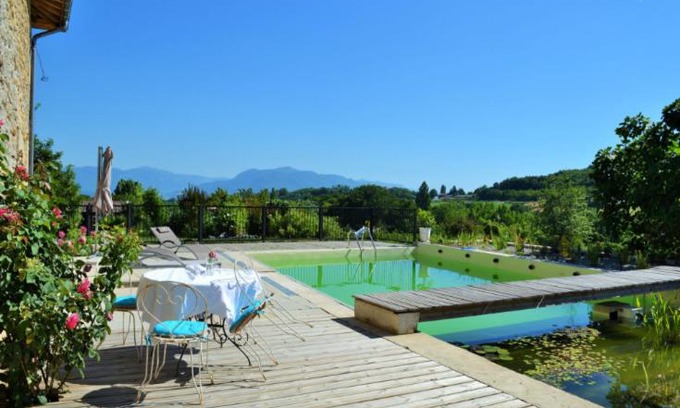 Saint-Antoine-l'Abbaye Bed & Breakfast | La Voureyline