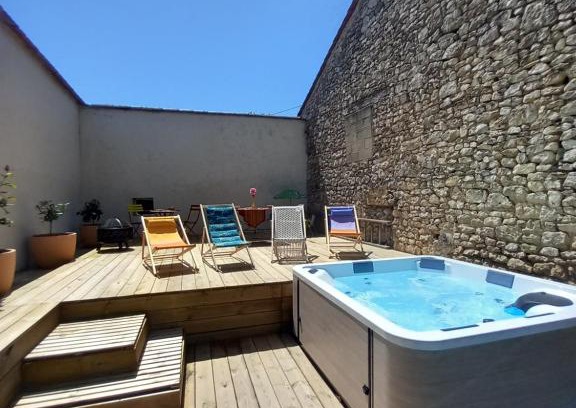 Riocaud Bed & Breakfast | La yourte des Merveillaux