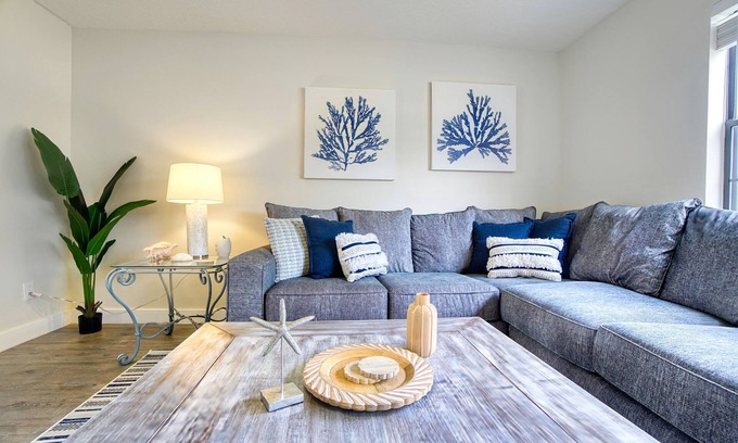 St. Augustine House | Labor Day Getaway! Luxury Retreat Grill Beach & Downtown~Sleeps 12
