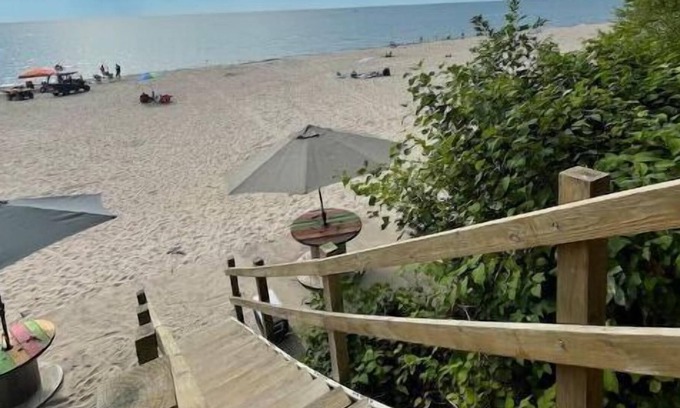 Angola on the Lake House | Labrador Lake - A comfy beach house w/ private beach access a few steps away!!