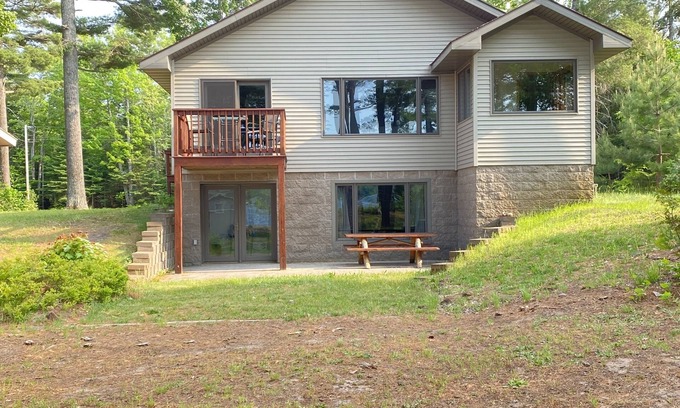 Mohawk House | Lac La Belle lakefront, Bohemia view