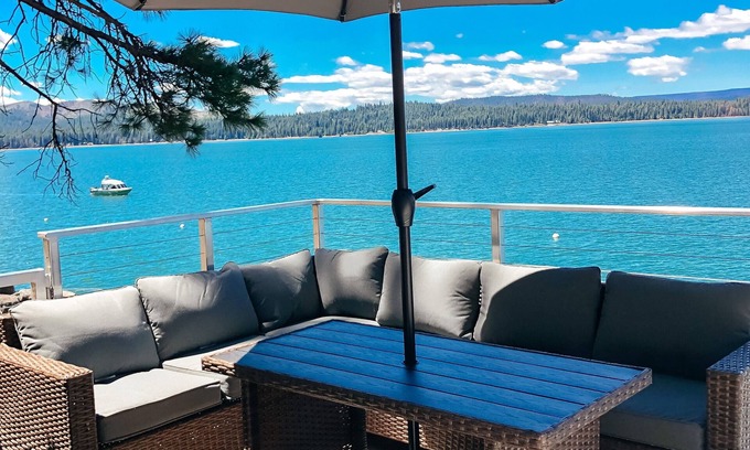 Lake Almanor Country Club House | LACC Lakefront Enjoyment- 4Bed/3Bath with Private Dock & Buoy!