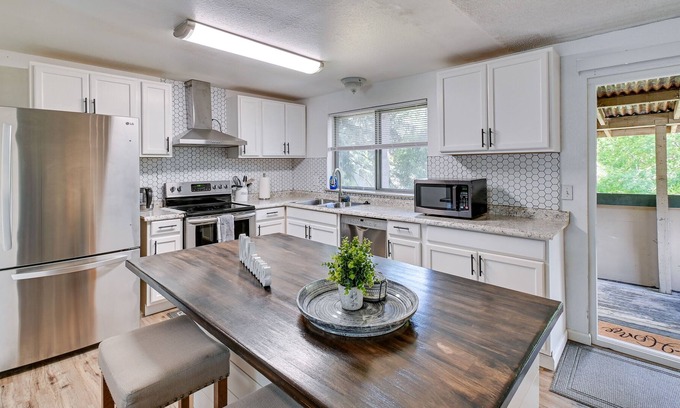 Lacey House | Lacey Home w/ Backyard - Family & Pet Friendly!