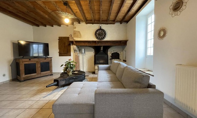 Laroin House | Lacoste - Laroin - Gîte