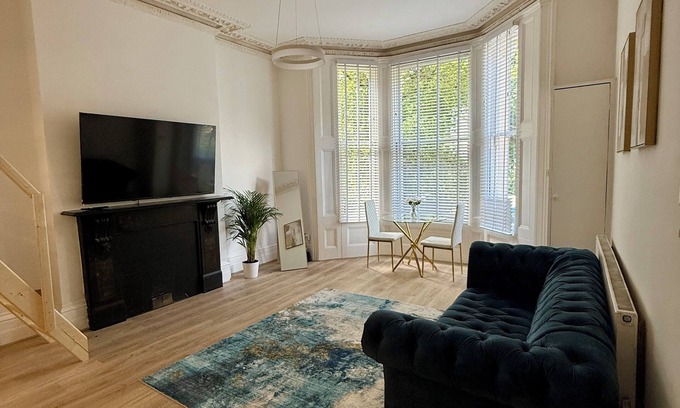 St. Helen's Apartment | Ladbroke Grove hidden Gem