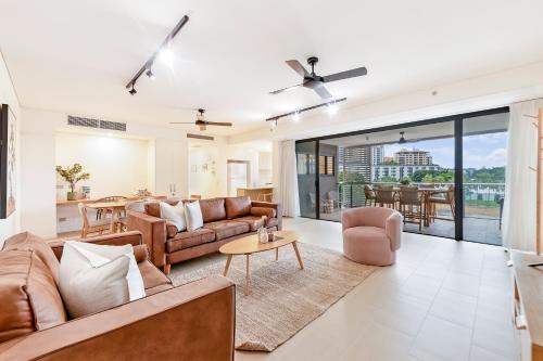 Darwin City Centre Apartment | 'Lady of the Lagoon' Spacious Waterfront Luxury