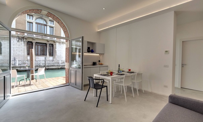 Castello Apartment | LADY T Luxury Loft, up to 14 people