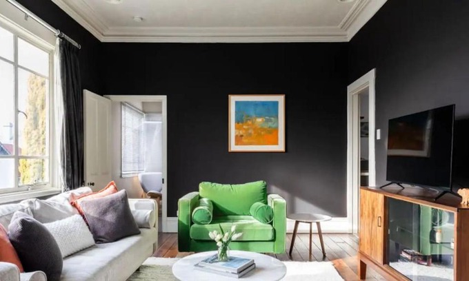 West Hobart House | Lady Victoria