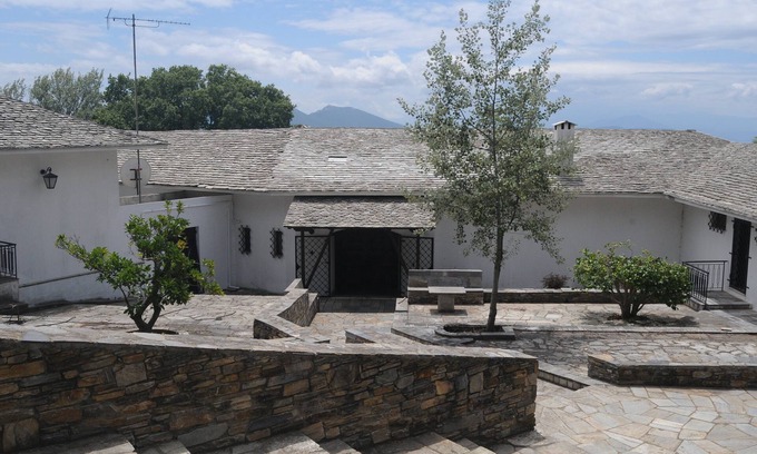 Kali Vrysi House | Lafkos Exclusive Estate