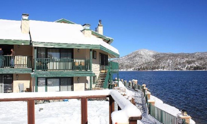 Big Bear Lake Hotel | Lagonita Lodge - Heated Indoor Pool & Spa - Game Room - On The Lake 4